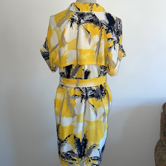 Made for Fashion Week Impulse shirt dress with belt tie.  Size XL. Yellow/Black - Picture 4 of 9